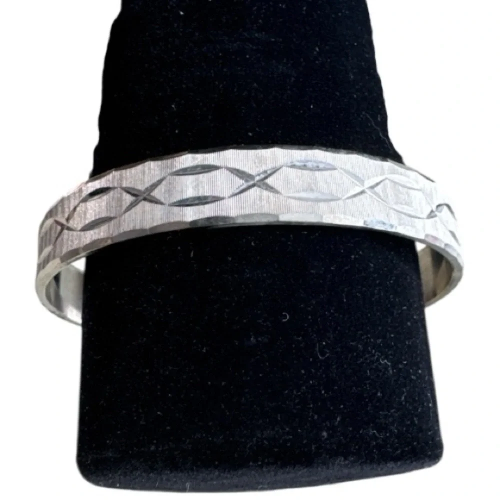 Vintage MONET Silver Tone Etched Criss Cross Design Bangle Bracelet